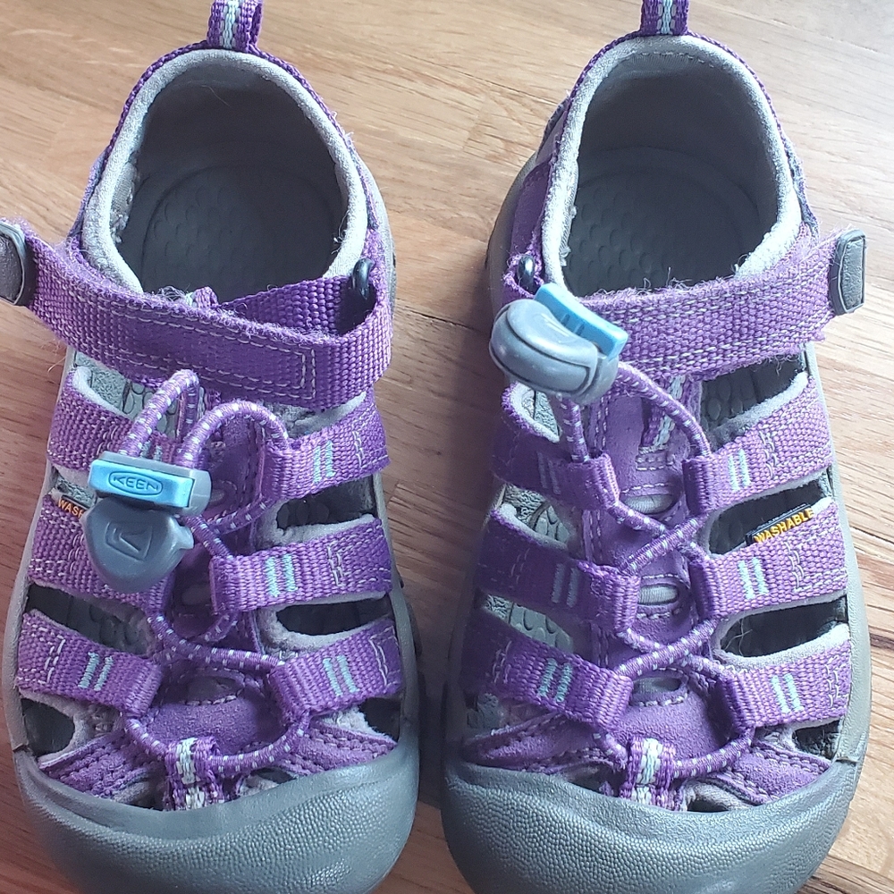 GUC Purple Toddler Keens